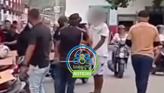 DETIENEN A UN HOMBRE EN EL PARQUE SIMÓN BOLÍVAR DE GARZÓN POR PRESUNTA EXTORSIÓN
