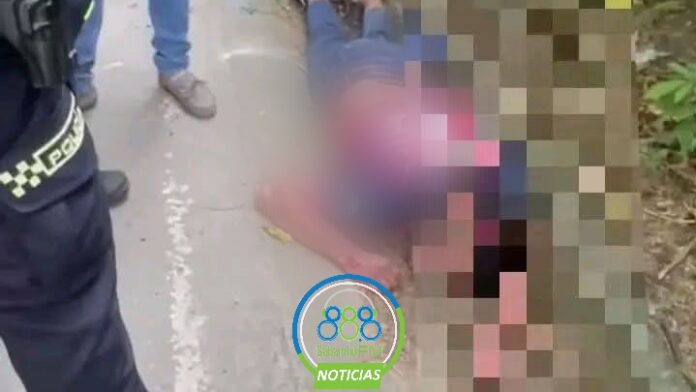 GRAVE HECHO DE INSEGURIDAD DERRIBAN A UN HOMBRE DE SU MOTO PARA HURTÁRSELA